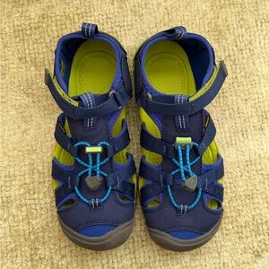 Keen Kids Seacamp || CNX sandal in blue depths/ chartreuse. Size US4